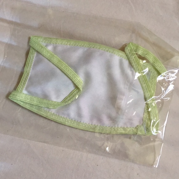 HELLO KITTY BUNDLE OF 2 FACE MASKS FOR YOUNG CHILDREN - Picture 3 of 5